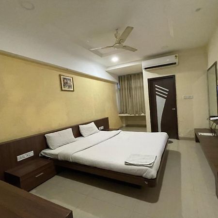 Collection O 84499 Hotel Nakshatra Inn 인도르 외부 사진