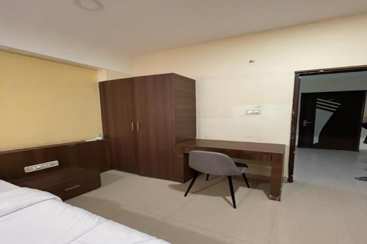 Collection O 84499 Hotel Nakshatra Inn 인도르 외부 사진